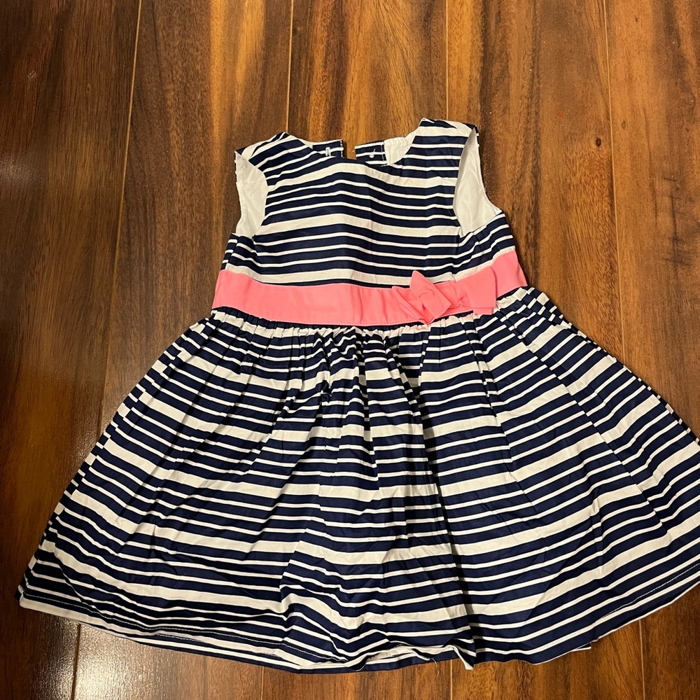 ❄️ 5/$20 Baby girl dress size 6M